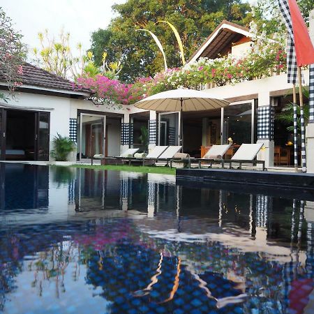 Pronoia Beach Resort ジンバラン エクステリア 写真